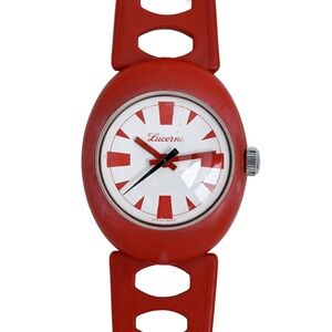 Lucerne Swiss Ladies Acrylic Case Well Preserved Vintage 1970s Mechanical Watch